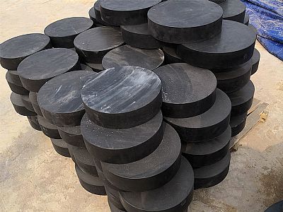 新荣区板式橡胶支座由若干层橡胶片与薄钢板经加压硫化